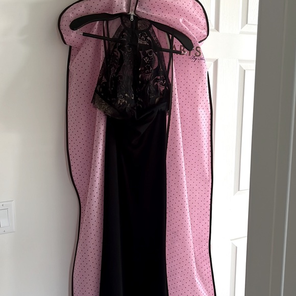 Evening gown, long black dress, lace detail at top, size small. - Picture 2 of 2